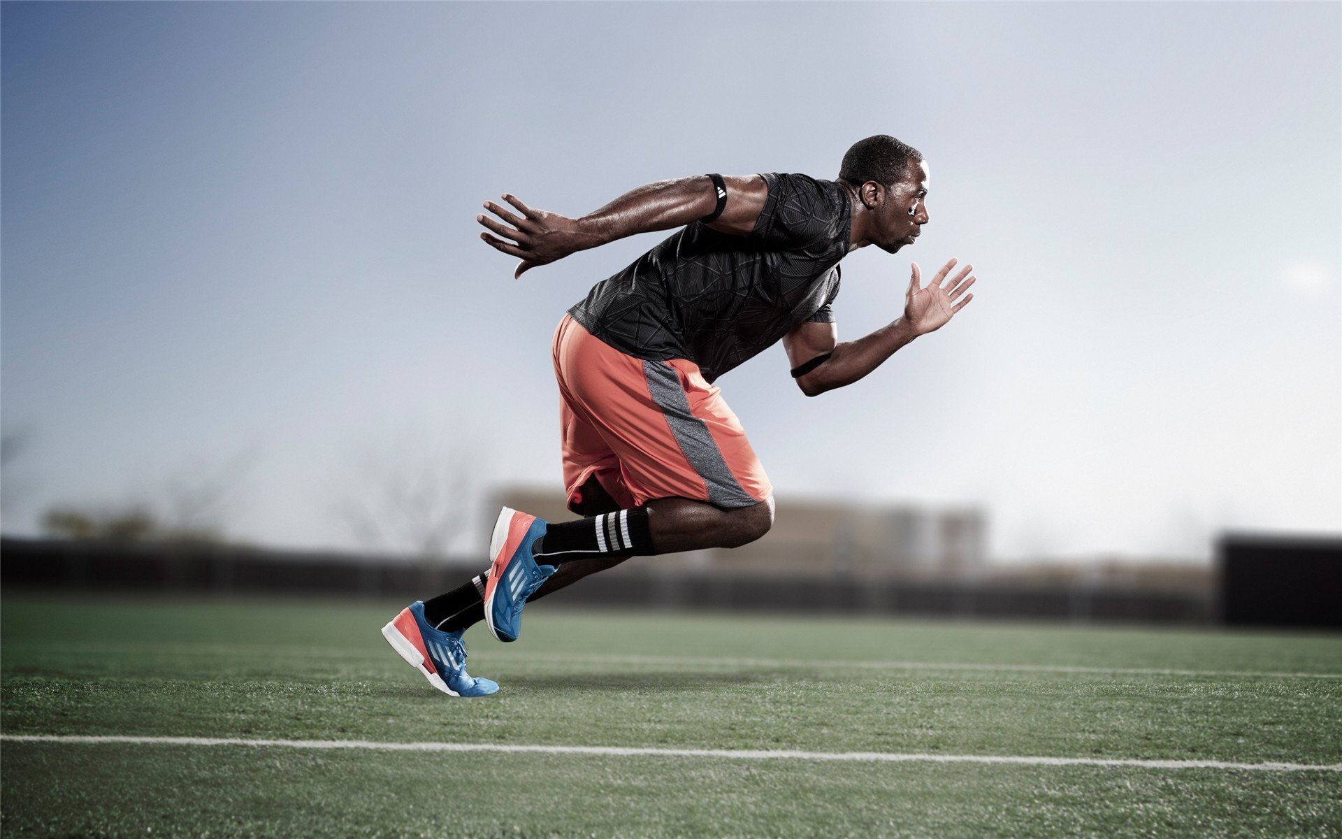 五大联赛球场扩建计划反映长期发展思路,五大联赛最大的球场容纳多少人