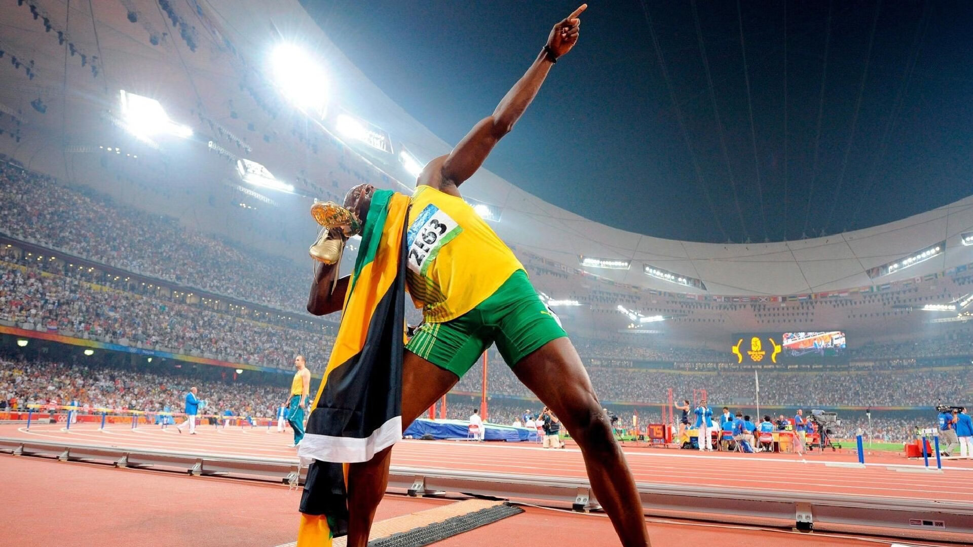 天才17岁新锋妖闪耀赛场,豪门纷纷虎视眈眈