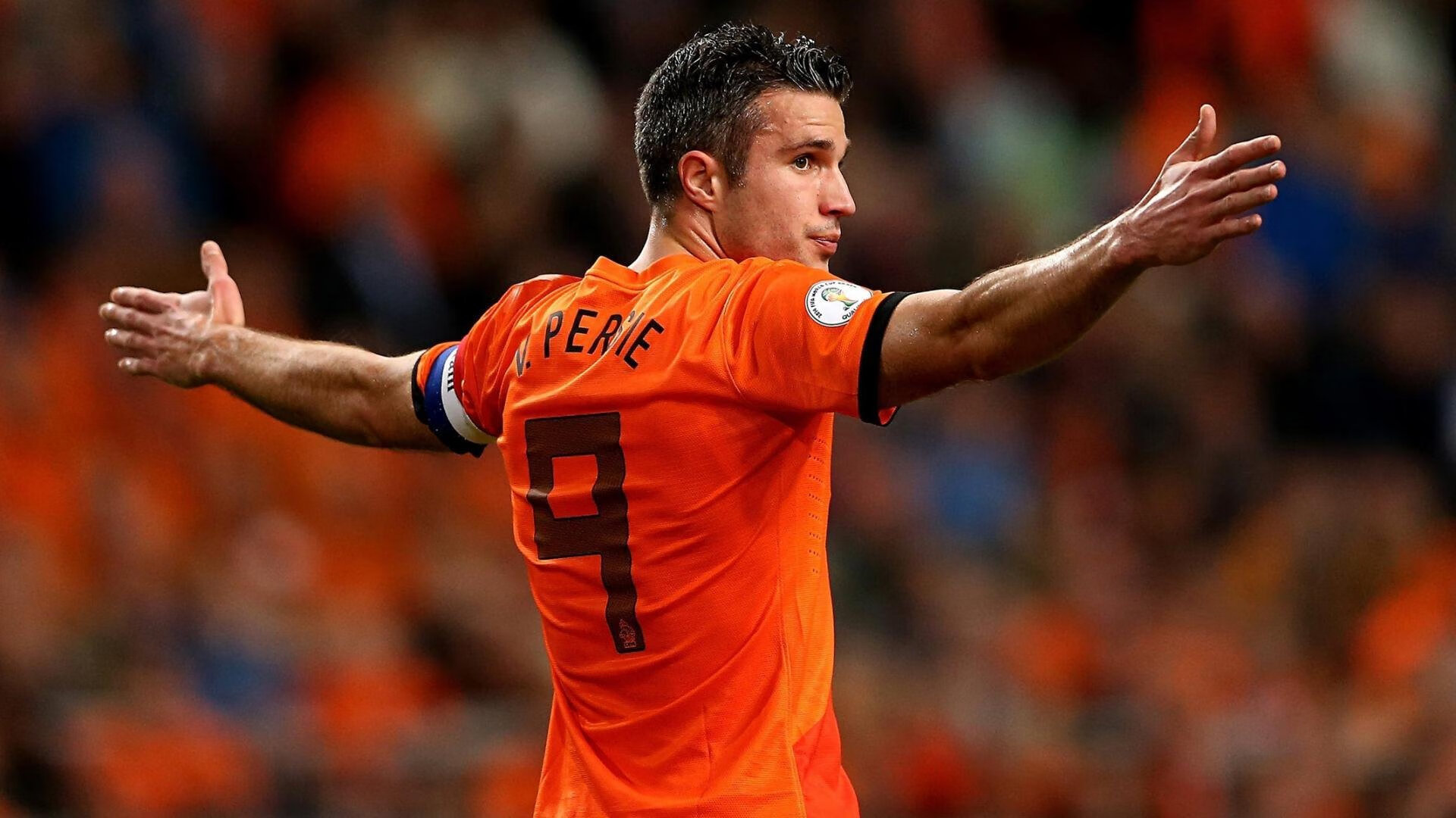 世界杯VAR首次大规模应用 判罚尺度与效率引发广泛讨论